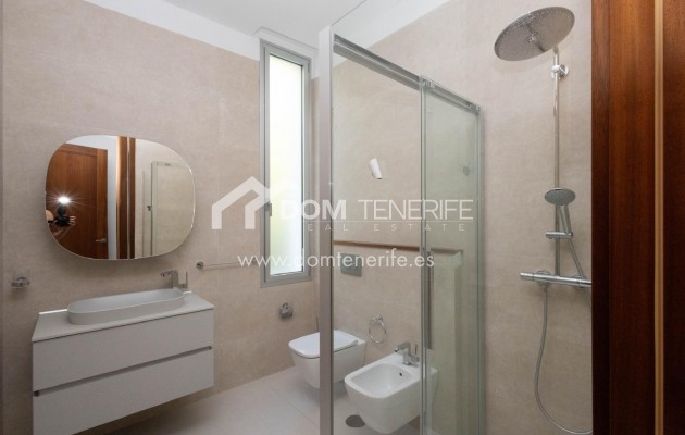 Wiederverkauf - Villa -
Adeje - La Caleta