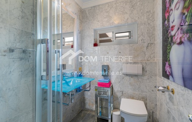 Venta - Chalet independiente -
Arona - Chayofa