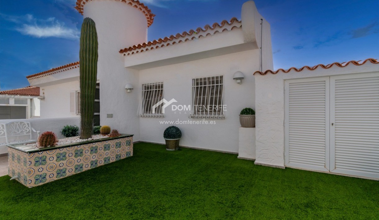 Venta - Chalet independiente -
Arona - Chayofa