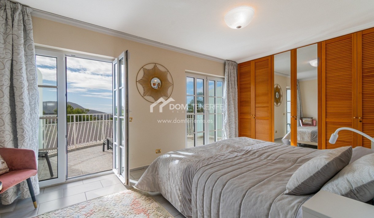 Venta - Chalet independiente -
Arona - Chayofa