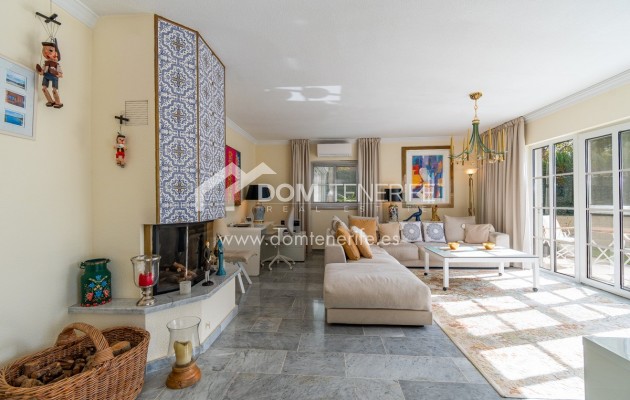 Venta - Chalet independiente -
Arona - Chayofa