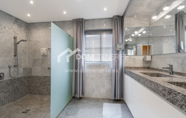 Venta - Chalet independiente -
Arona - Chayofa