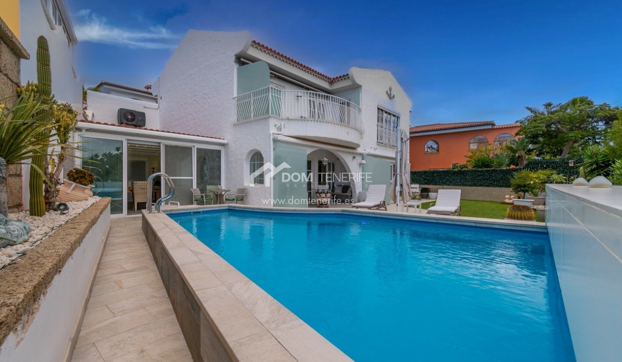 Venta - Chalet independiente -
Arona - Chayofa