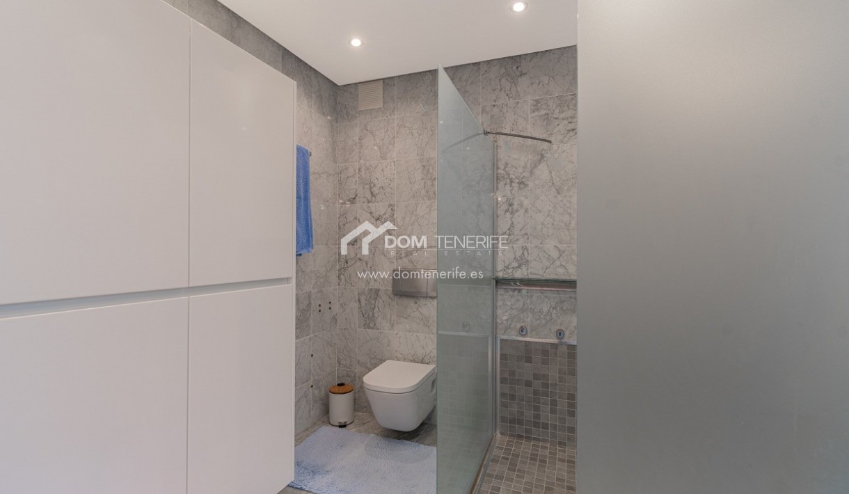 Venta - Chalet independiente -
Arona - Chayofa