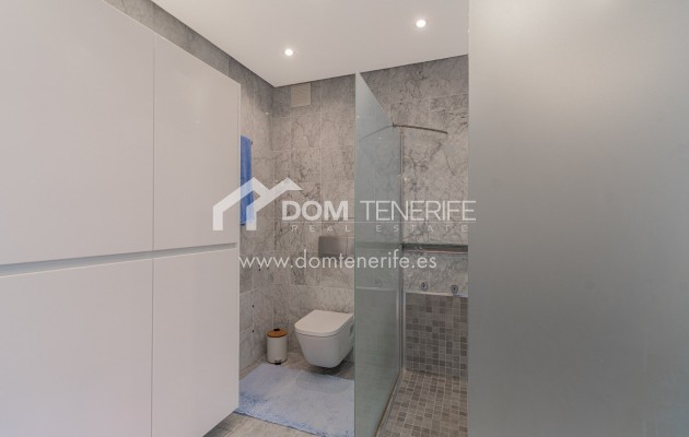 Venta - Chalet independiente -
Arona - Chayofa