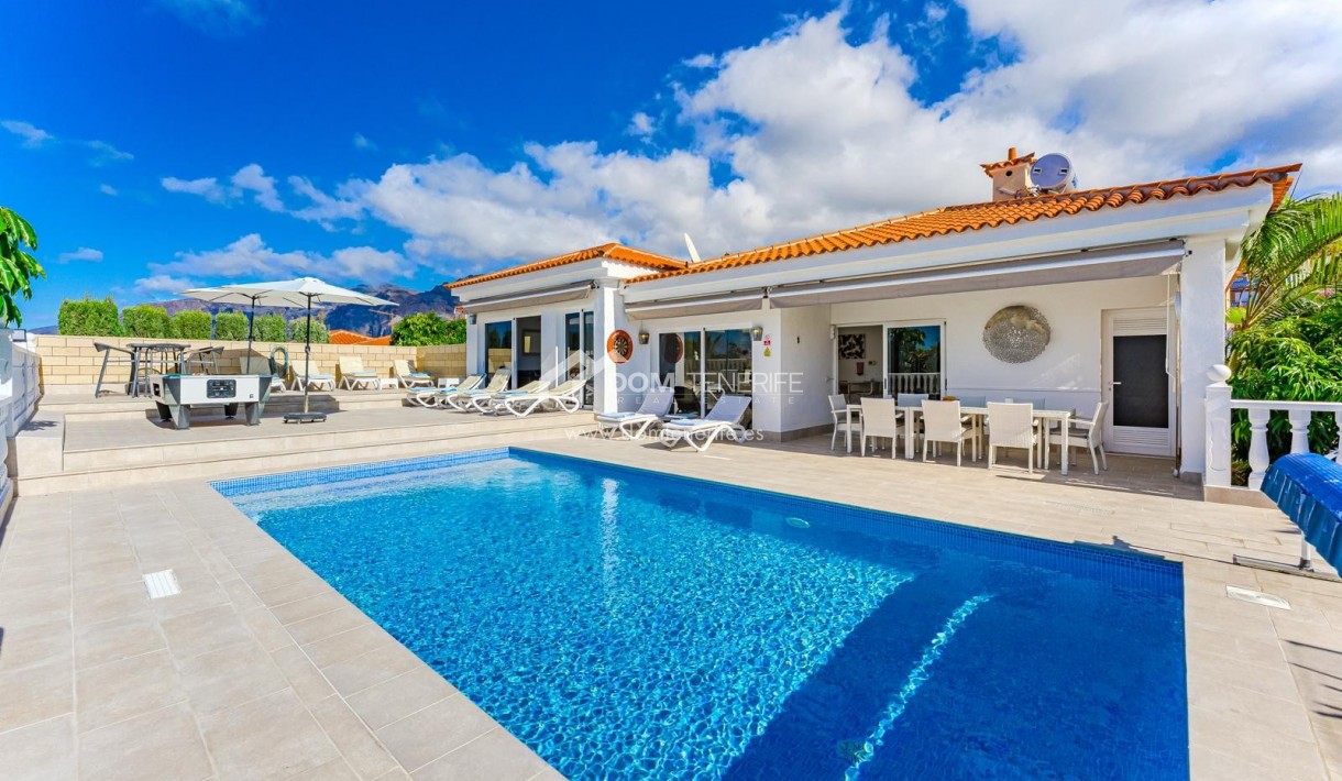 Venta - Chalet independiente -
Guía de Isora  - Playa La Arena