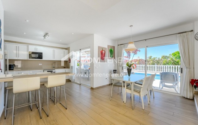 Venta - Chalet independiente -
Guía de Isora  - Playa La Arena