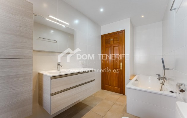 Venta - Chalet independiente -
Guía de Isora  - Playa La Arena