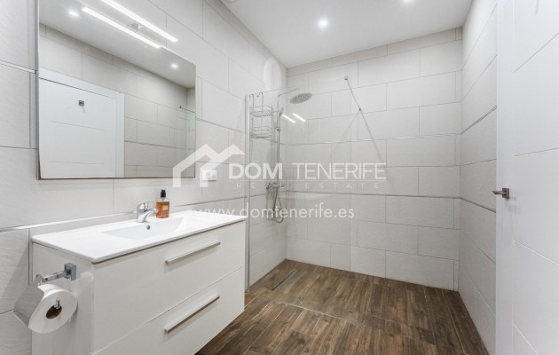 Venta - Chalet independiente -
Guía de Isora  - Playa La Arena