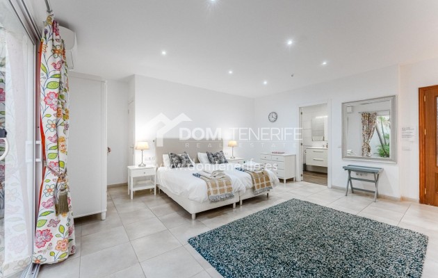 Venta - Chalet independiente -
Guía de Isora  - Playa La Arena