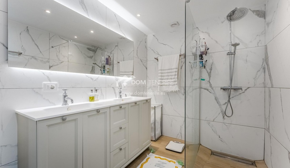 Venta - Chalet independiente -
Guía de Isora  - Playa La Arena