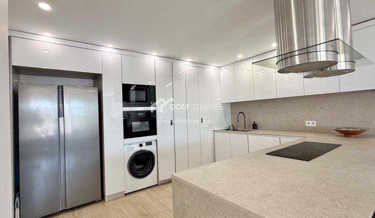 Продажа - Апартамент -
Адехе - Маразул