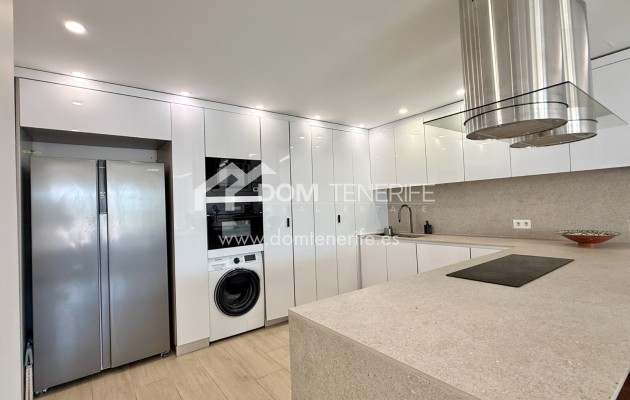 Продажа - Апартамент -
Адехе - Маразул