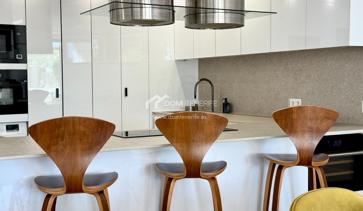 Продажа - Апартамент -
Адехе - Маразул