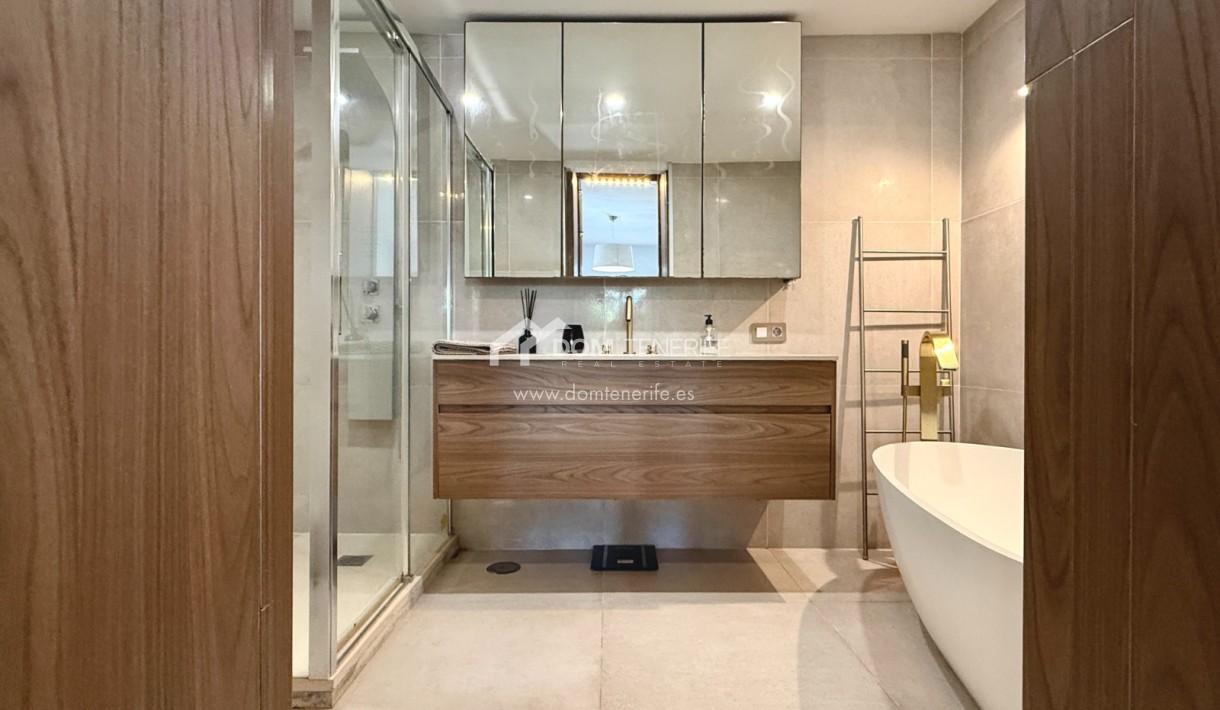 Продажа - Апартамент -
Адехе - Маразул