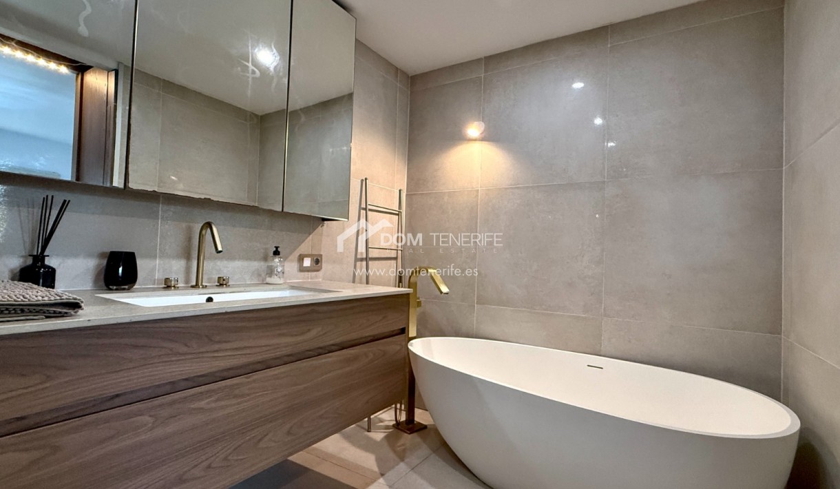 Продажа - Апартамент -
Адехе - Маразул