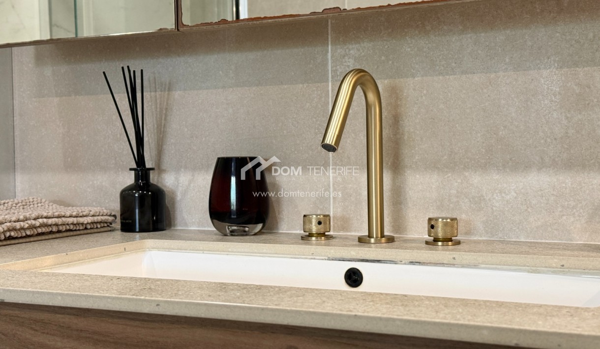 Продажа - Апартамент -
Адехе - Маразул