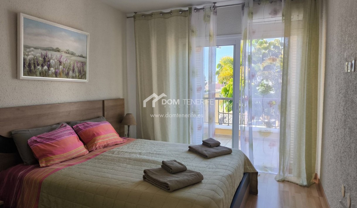 Продажа - Таунхаус -
Адехе - Эль Мадроняль