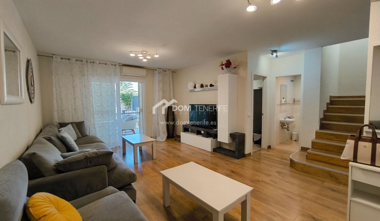 Продажа - Таунхаус -
Адехе - Эль Мадроняль