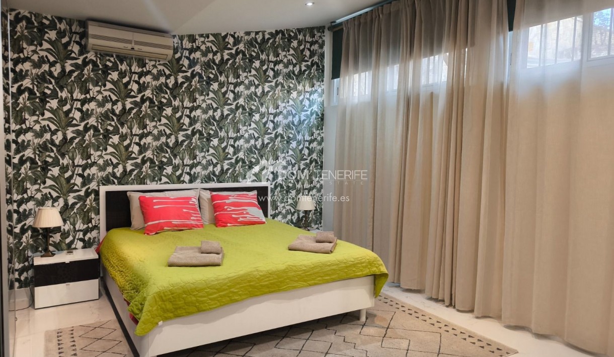 Продажа - Таунхаус -
Адехе - Эль Мадроняль