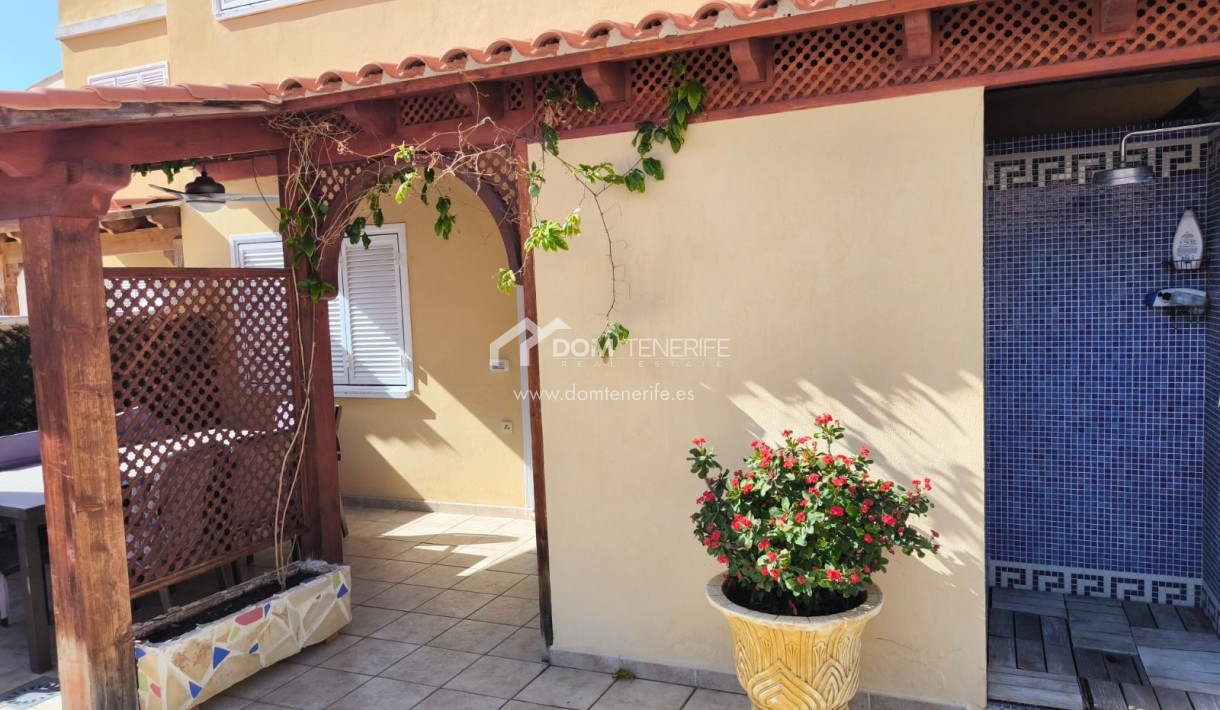 Продажа - Таунхаус -
Адехе - Эль Мадроняль