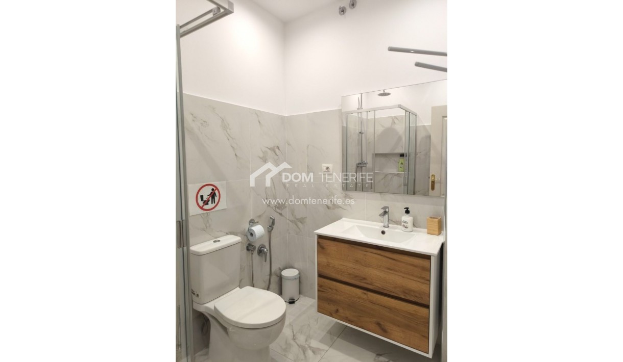 Продажа - Таунхаус -
Адехе - Эль Мадроняль