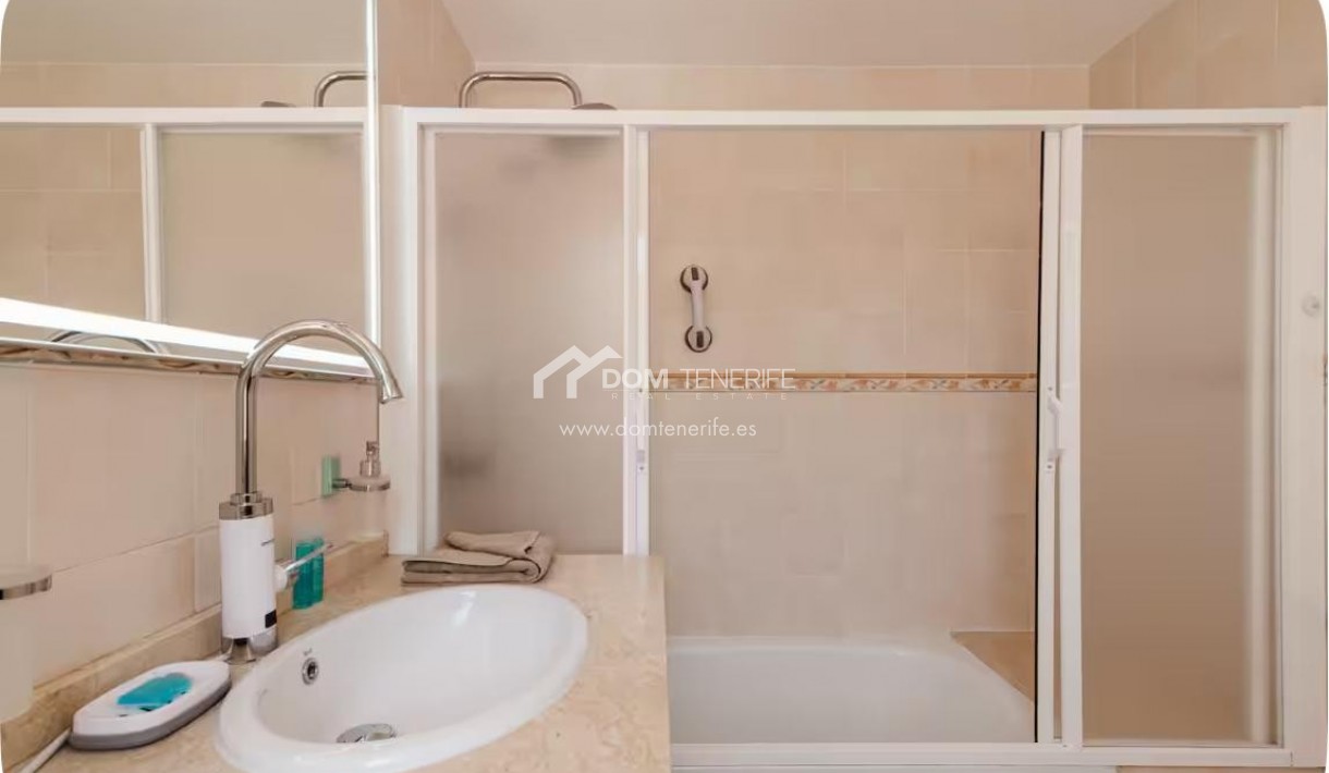 Wiederverkauf - Stadthaus -
Adeje - El Madroñal