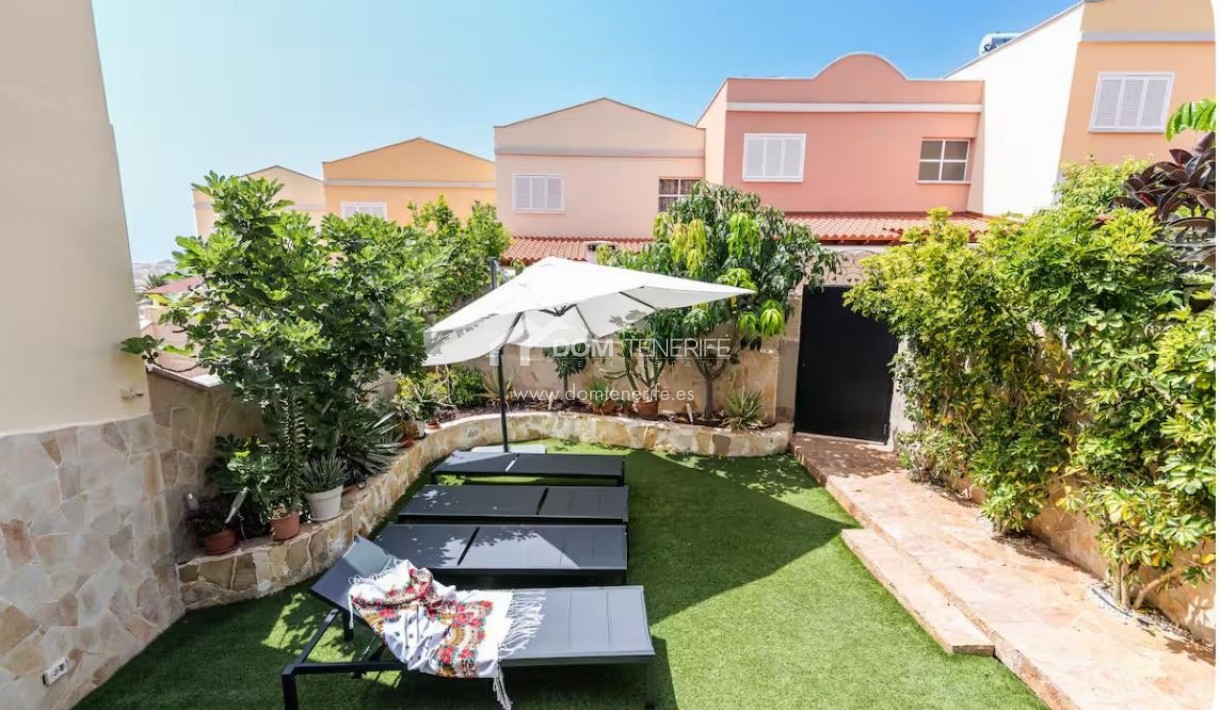 Wiederverkauf - Stadthaus -
Adeje - El Madroñal