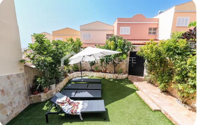 Wiederverkauf - Stadthaus -
Adeje - El Madroñal