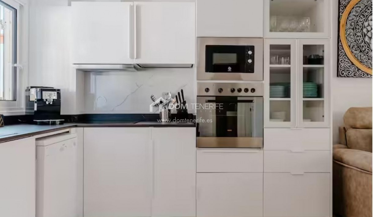 Wiederverkauf - Stadthaus -
Adeje - El Madroñal