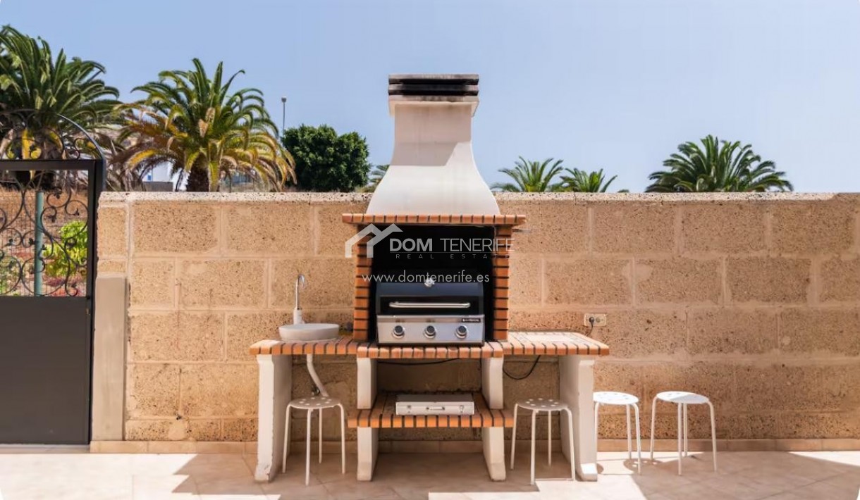 Wiederverkauf - Stadthaus -
Adeje - El Madroñal