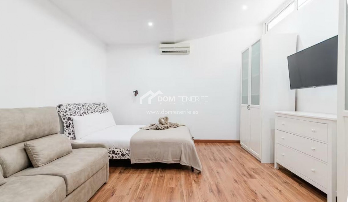 Wiederverkauf - Stadthaus -
Adeje - El Madroñal