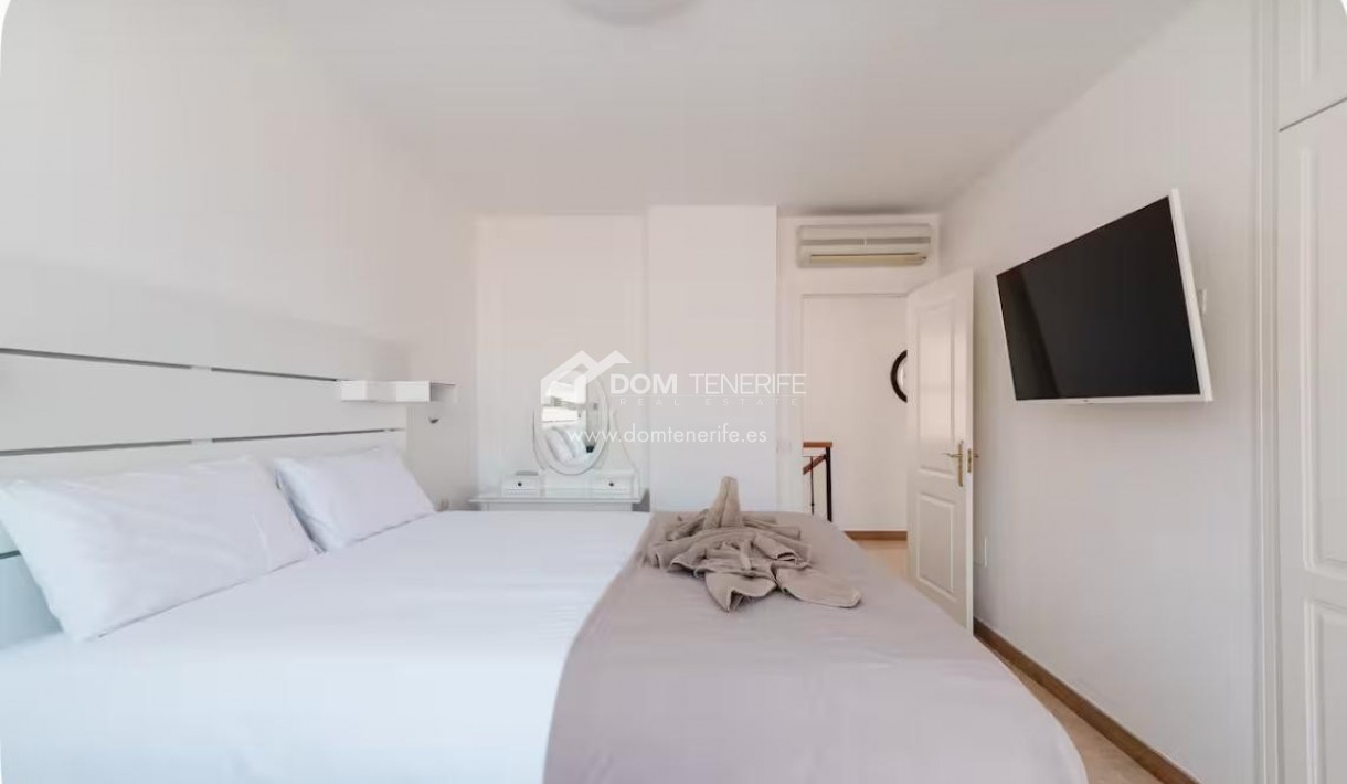 Wiederverkauf - Stadthaus -
Adeje - El Madroñal