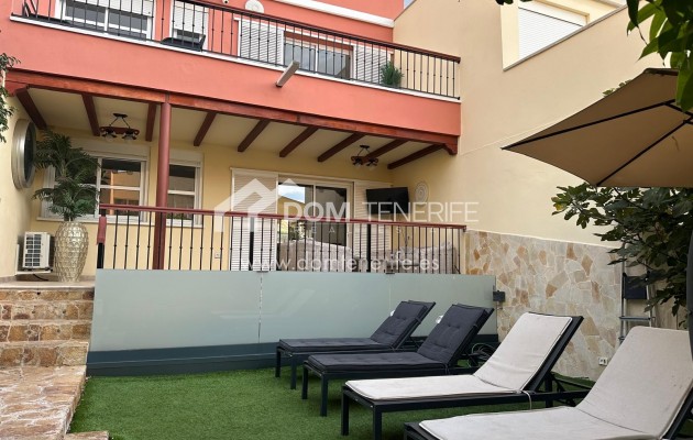 Wiederverkauf - Stadthaus -
Adeje - El Madroñal