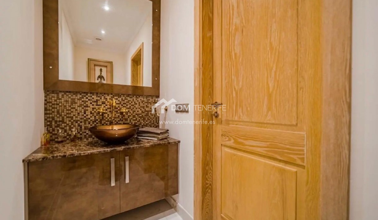 Wiederverkauf - Villa -
Adeje - La Caleta