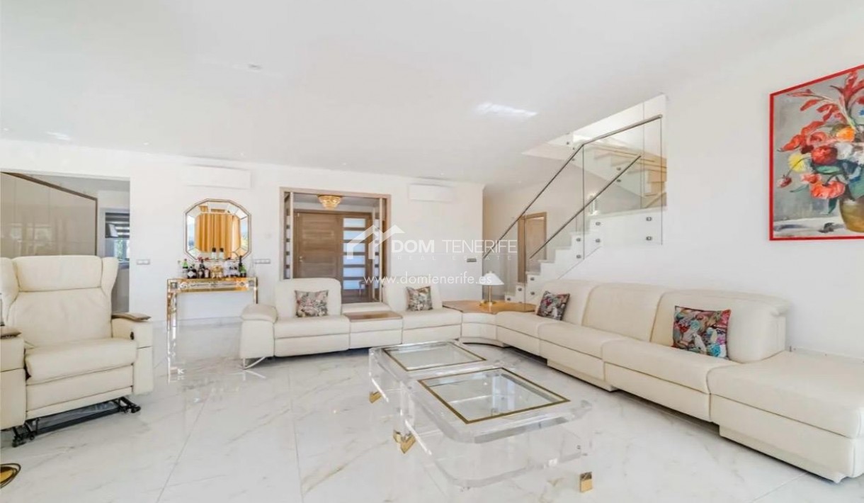 Wiederverkauf - Villa -
Adeje - La Caleta