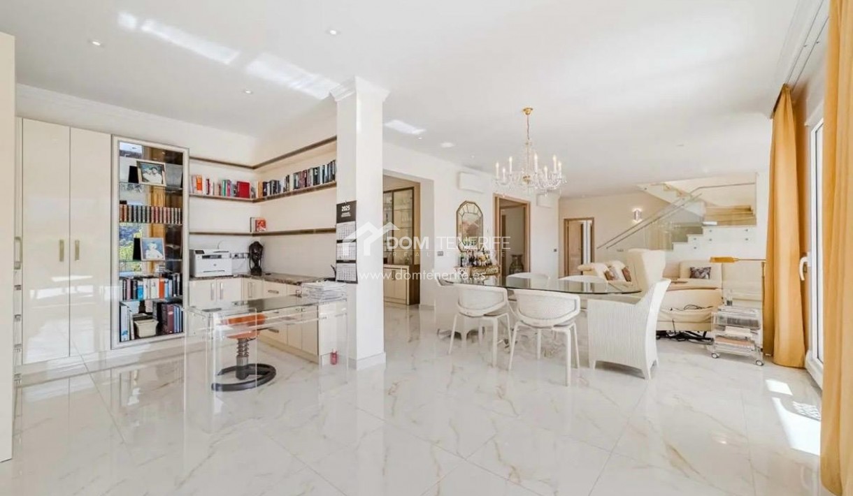 Wiederverkauf - Villa -
Adeje - La Caleta