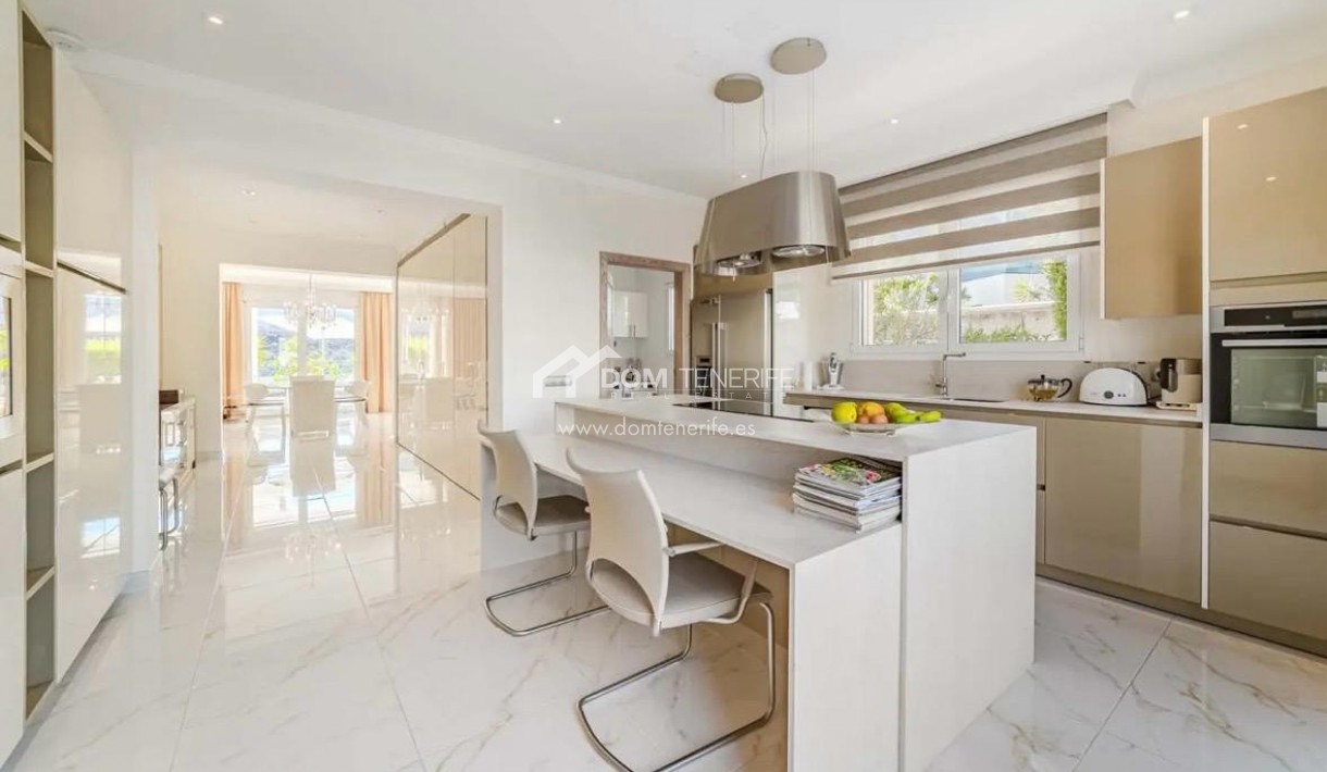 Wiederverkauf - Villa -
Adeje - La Caleta