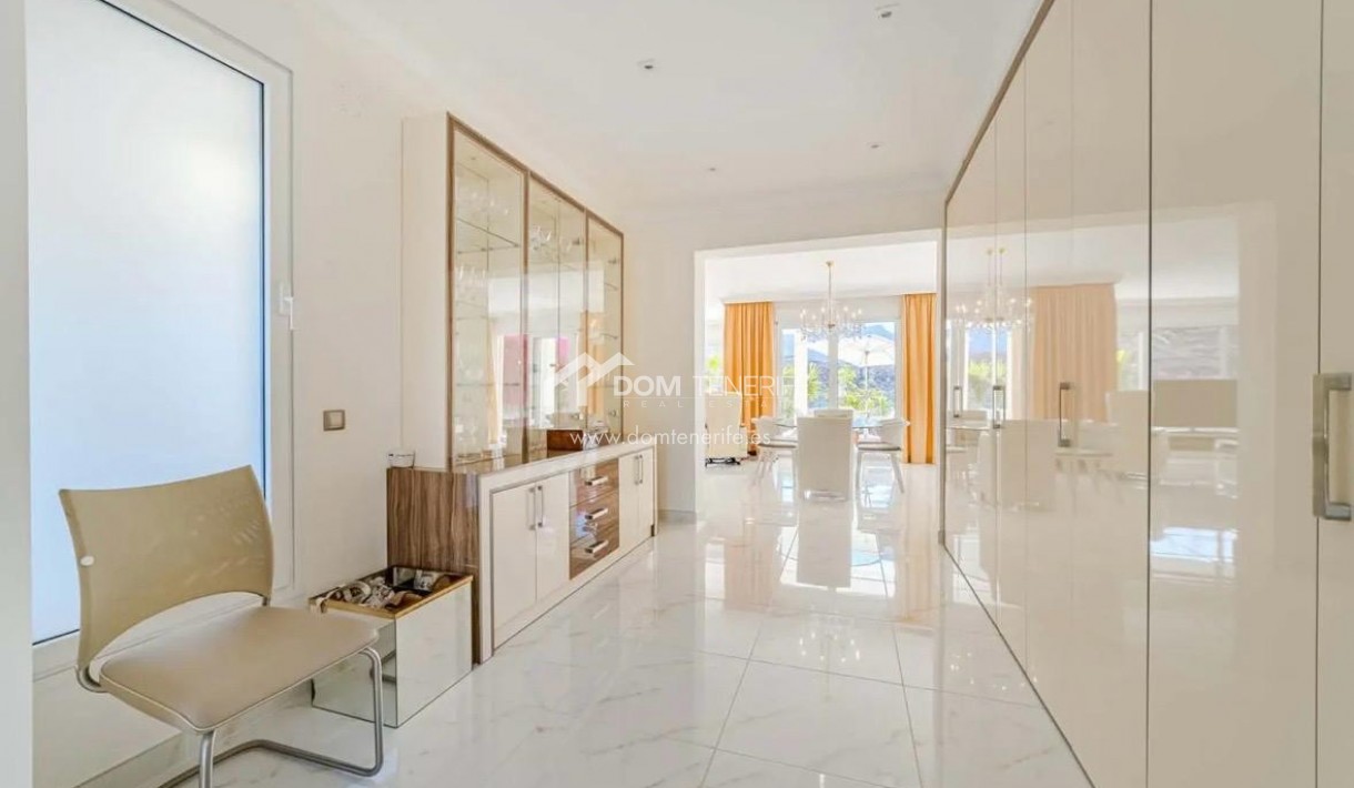 Wiederverkauf - Villa -
Adeje - La Caleta