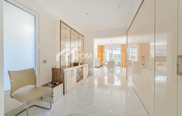 Wiederverkauf - Villa -
Adeje - La Caleta