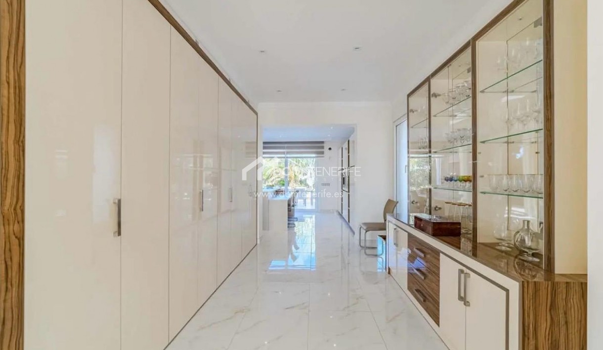 Wiederverkauf - Villa -
Adeje - La Caleta