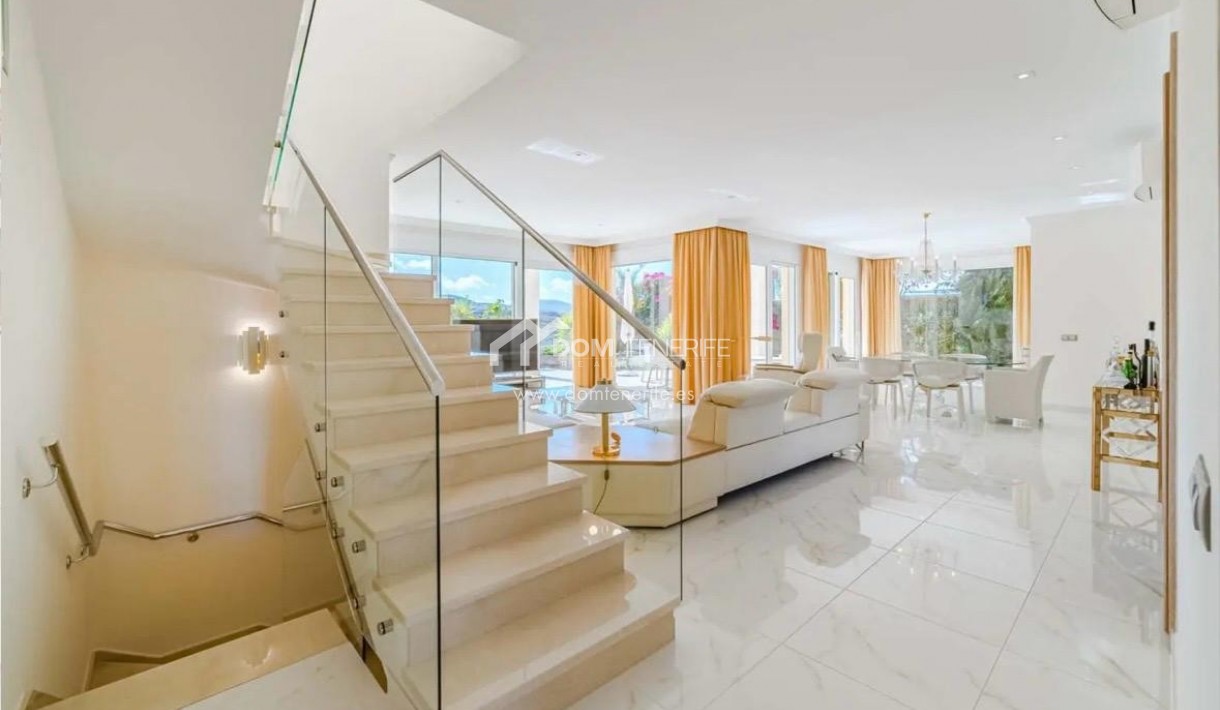 Wiederverkauf - Villa -
Adeje - La Caleta