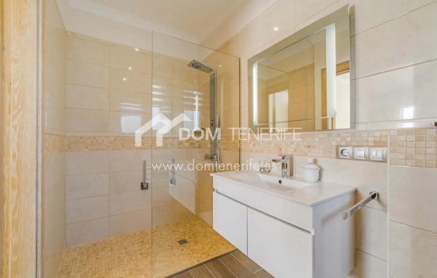 Wiederverkauf - Villa -
Adeje - La Caleta