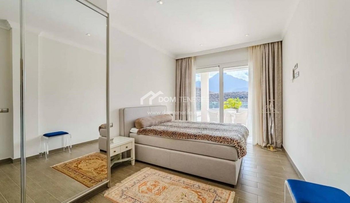 Wiederverkauf - Villa -
Adeje - La Caleta