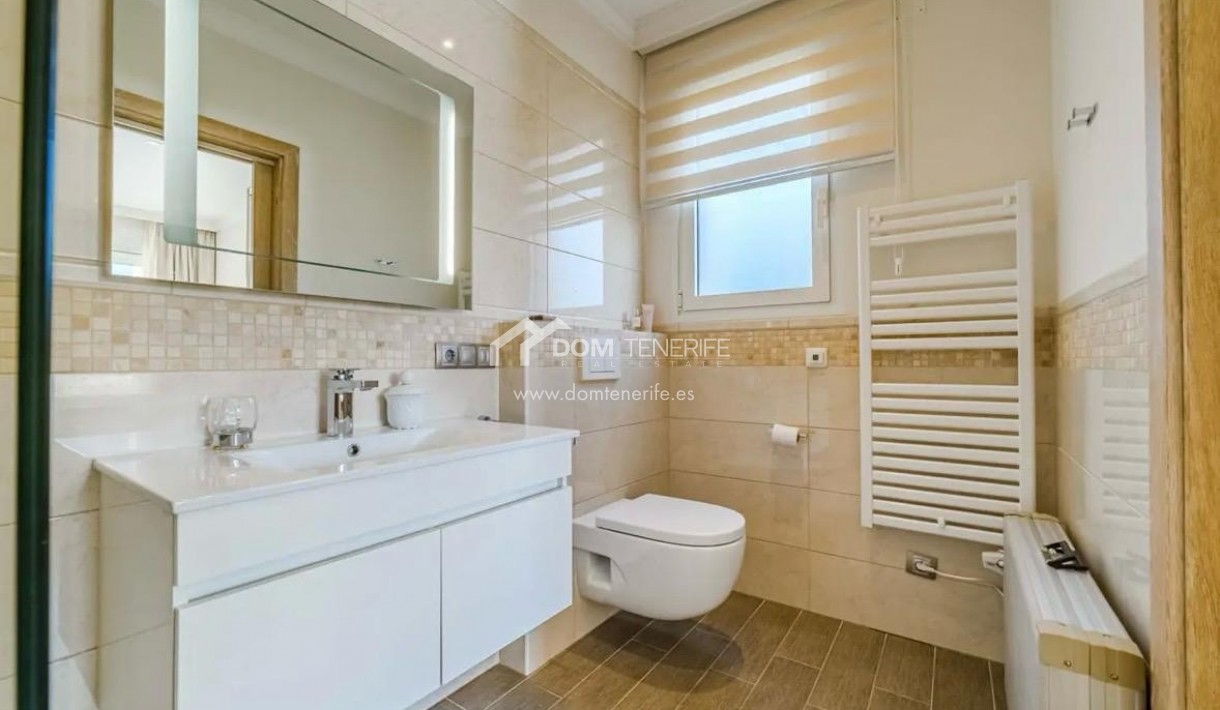 Wiederverkauf - Villa -
Adeje - La Caleta