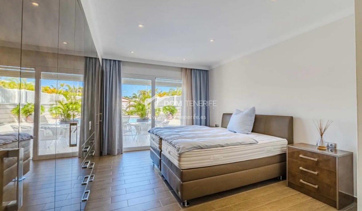 Wiederverkauf - Villa -
Adeje - La Caleta