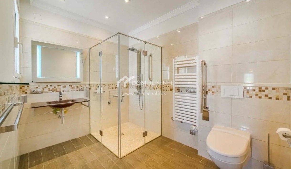 Wiederverkauf - Villa -
Adeje - La Caleta