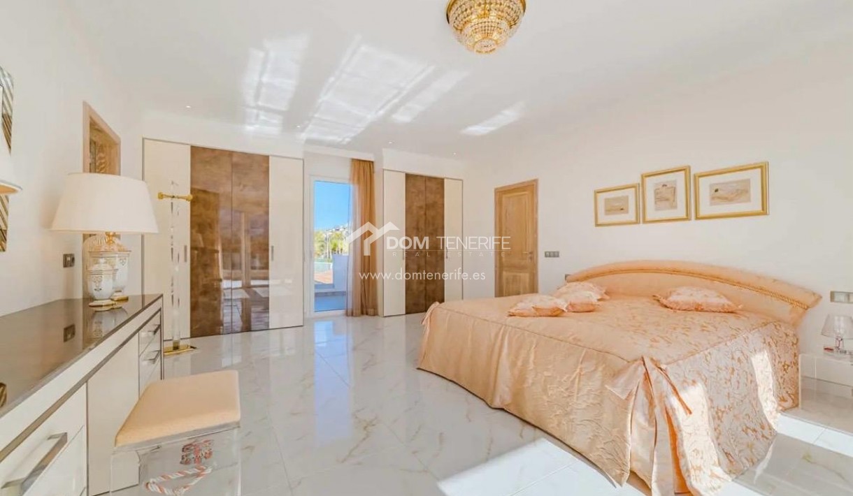 Wiederverkauf - Villa -
Adeje - La Caleta