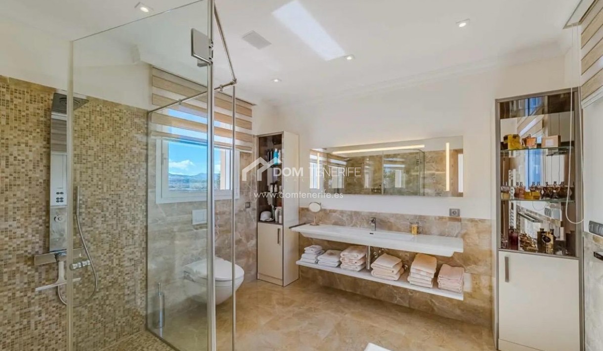 Wiederverkauf - Villa -
Adeje - La Caleta