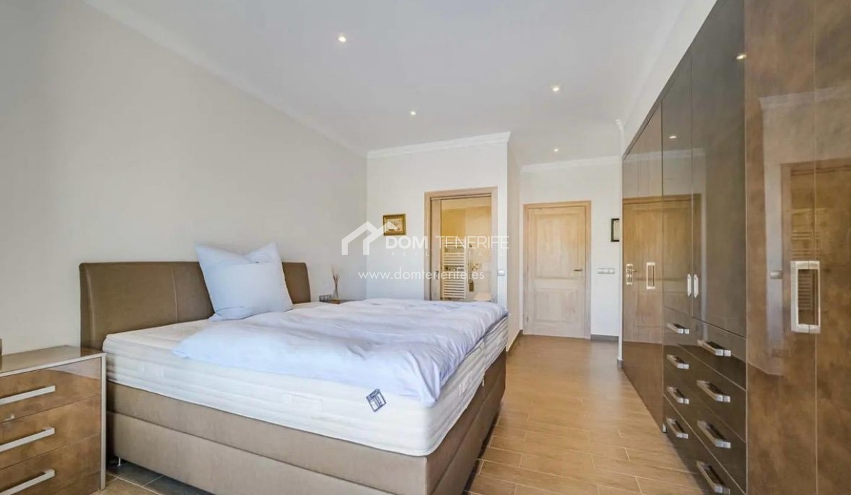 Wiederverkauf - Villa -
Adeje - La Caleta